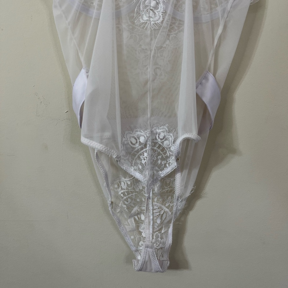 Fashion Nova White Lace See Through Corset Lingerie Bodysuit - Picture 9 of 11